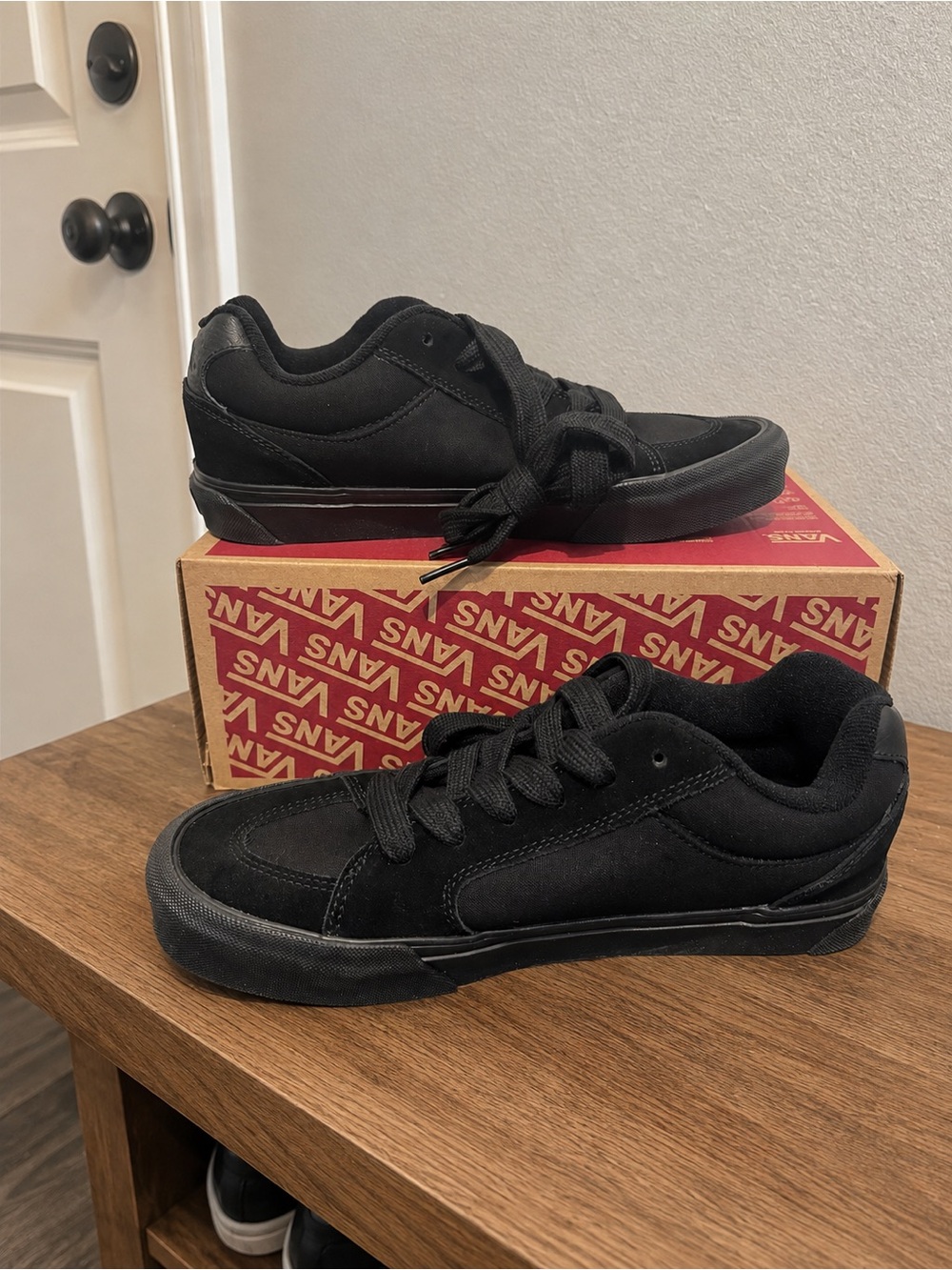 Chukka push vans size 8.5 men 10 women all black